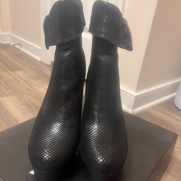 Black fashion nova boots - Picture 2 of 5